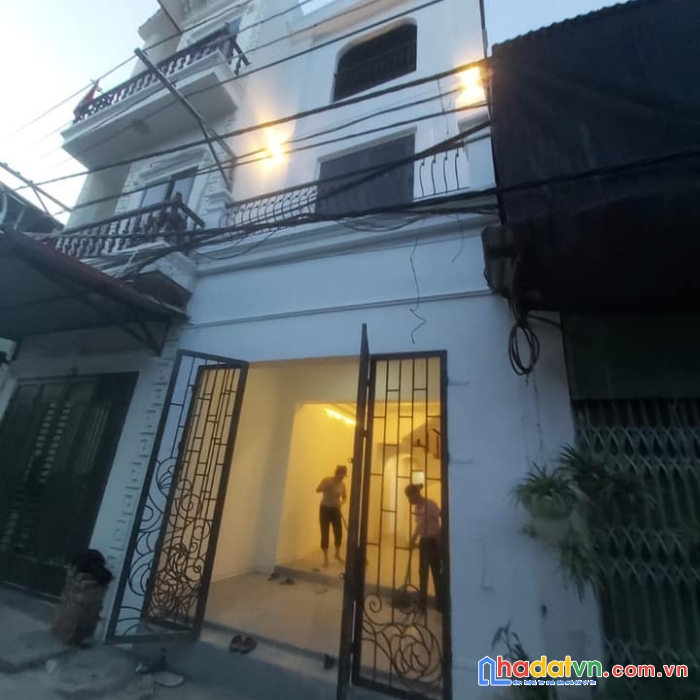 Bán nhà 3 tầng ô tô đỗ cửa chỉ việc vè ở tại kim thiều gần hồ mấc