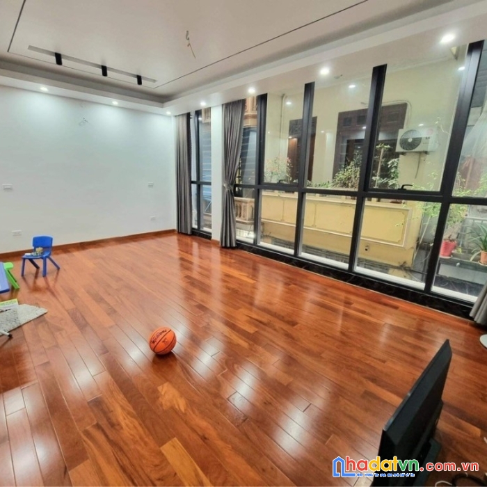 Mặt phô vip hồ hoàng cầu, kinh doanh đỉnh, dt 85m2 x 5 tầng, 20 tỷ
