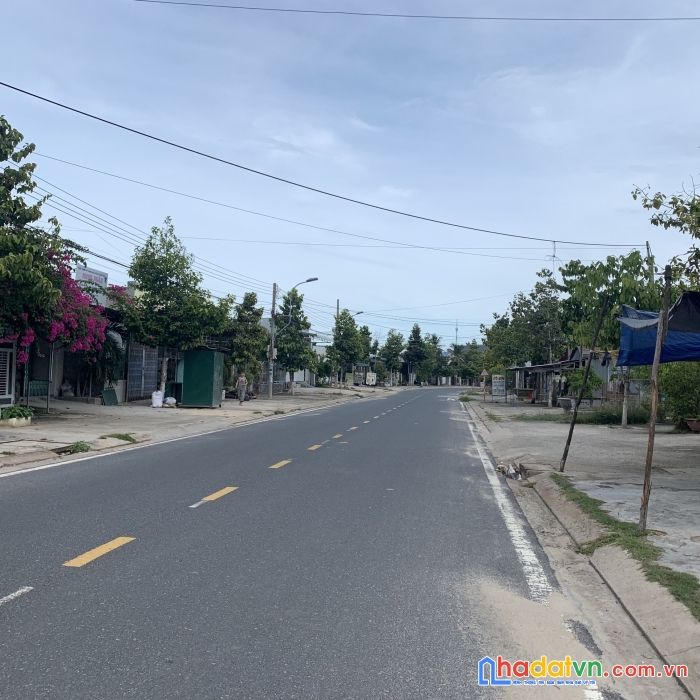 Bán lô đất mặt đường nguyễn du, cam ranh, 11x56m, có thổ cư