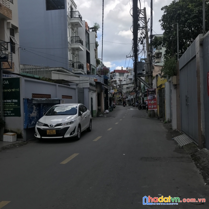 Nhà mới, ở ngay, sát hẻm ô tô - dt 42m2 - 3 tầng kiên cố - nguyễn thượng hiền, bình thạnh.