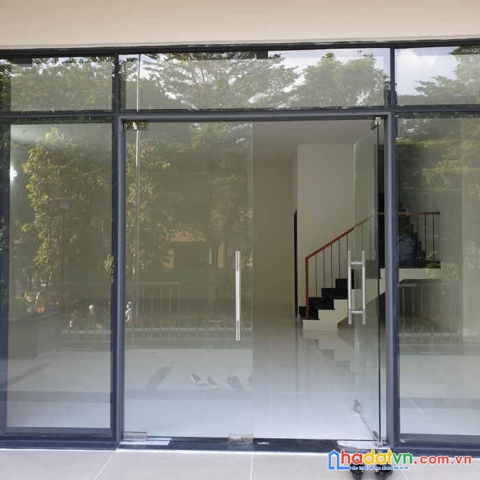 Bán mặt bằng trệt,1 lầu 181m2 , mt 2225 phạm thế hiển,q.8