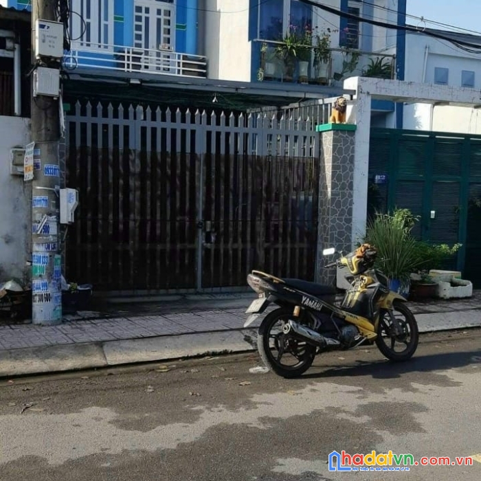 _chủ cần bán gấp căn nhà mặt tiền đường nhựa tân hiệp hóc