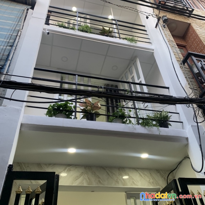 Bán nhà nguyễn văn cừ quận 1, cách hxh 1 căn, vừa ở, kinh doanh, 30m2, chỉ nhỉnh 5 tỷ