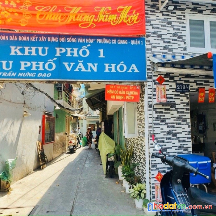 3 tầng ,hxh,2pn,sổ hồng riêng ,ko qh, 2.ty,trần hưng đạo , p cô giang, q1.