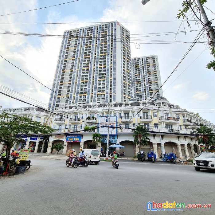 Cạnh bên chung cư cao cấp pegasuite. thông bùi minh trực - quận 8 . nở hậu ngang 8*23. 167m2. chỉ