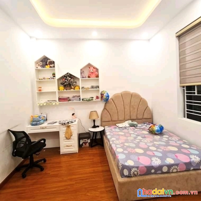 Bán nhà phố thượng đình: 45m2, 5 tầng, mt 4m, ngõ ba gác rộng, ngay sát chợ