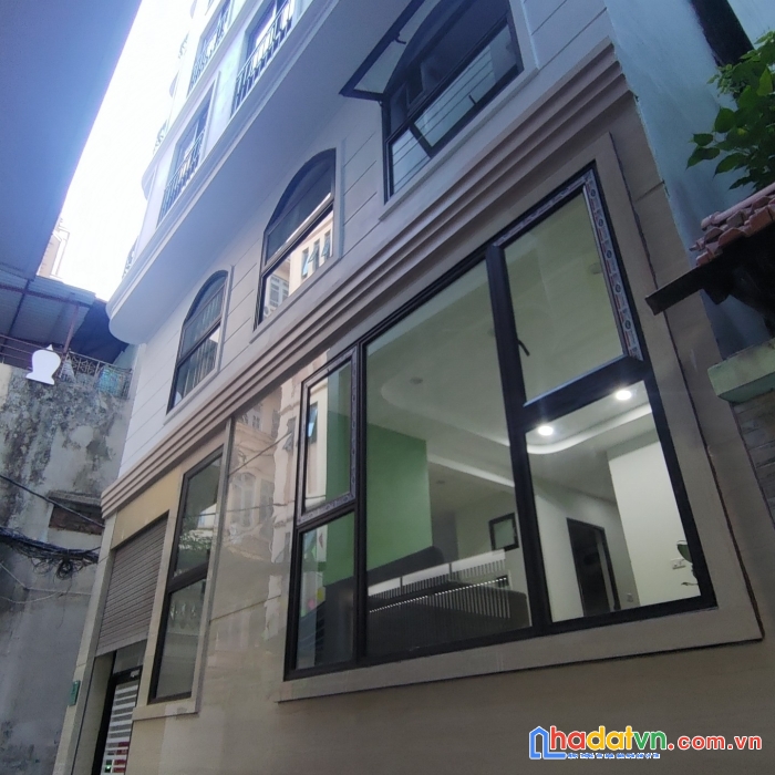 Bán tòa ccmn hoàng cầu, 9 tầng, thang máy, lô góc. dòng tiền hơn 2 tỷ/năm.