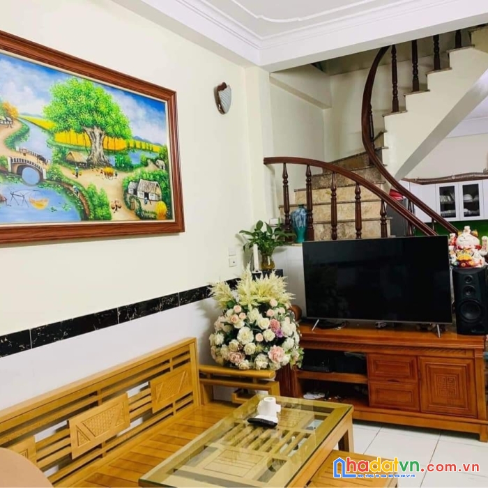 Bán nhà trần cung, ô tô, dt 40m2, 4t, giá 1.99 tỷ, lh: 0912587566