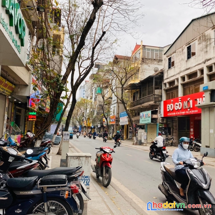 Nhà cực đẹp - gần phố - chủ tự xây - hai mặt thoáng - gần bãi gửi xe - kinh