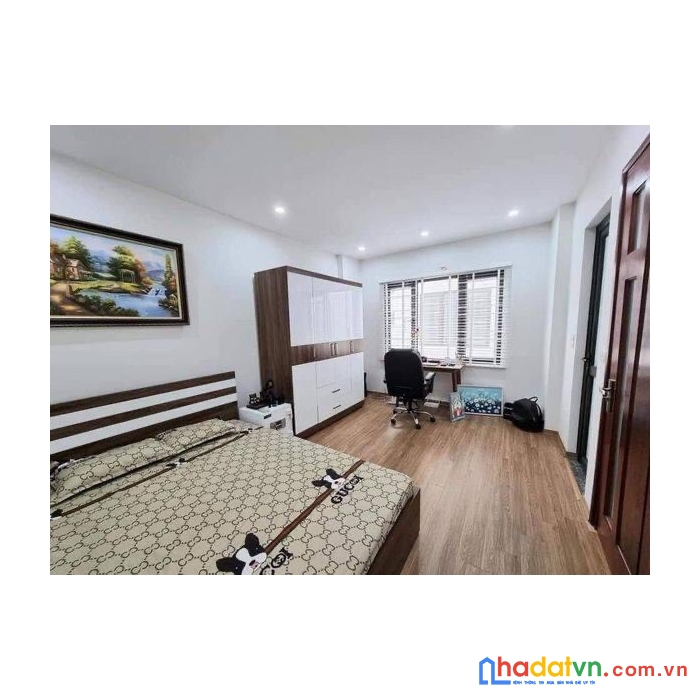 Bán nhà thạch bàn long biên 35m2 – 4 tầng giá 2,8 tỷ