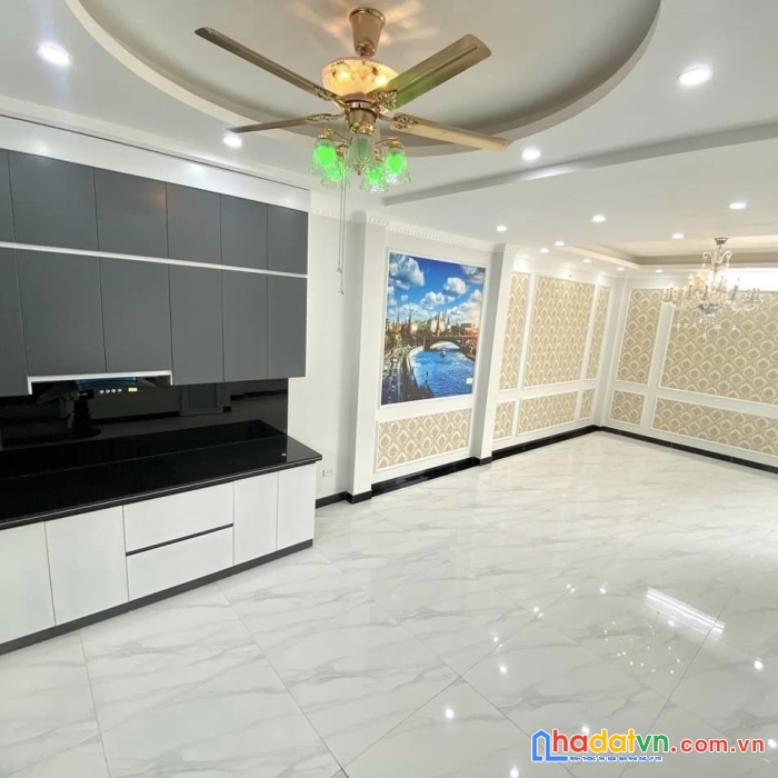 Nhà phúc lợi phân lô 50m 5 tầng mới cứng, 6 phòng ngủ, giá giật mình