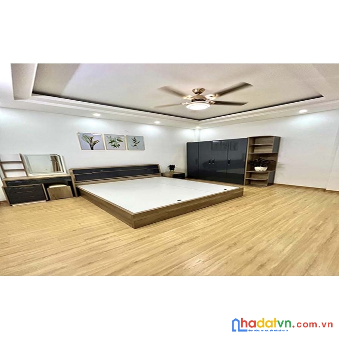 Cần bán nhà riêng ngõ giữa ở trung tâm quận đống đa,40mx4t,2 thoáng,ở cực sướng,giá chỉ nhỉnh 4 tỉ