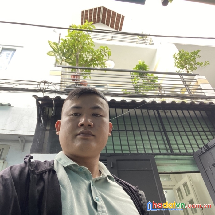 Gò vấp , xe hơi đỗ cổng , 2 tầng , ngang 6m , thông thương sầm uất , giá rẻ