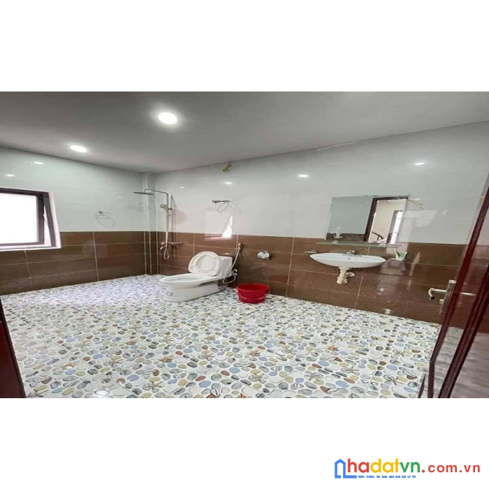 Muốn bán nhà rẻ gần phố hào nam,đống đa,giá chỉ trên 4 tỉ,40mx4t,2 thoáng,ở cực thích