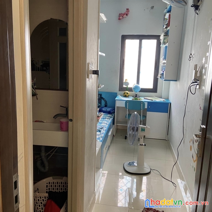 Mặt tiền đường số 7, ngay khu tên lửa, chủ gấp bán. tiẹn ích xung quanh đầy đủ, kinh doanh sầm uất.