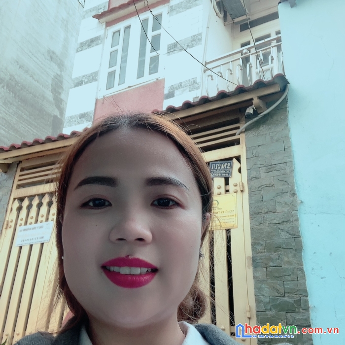 Bán nhà nở hậu 3 tầng gần cầu tân thuận 44 m2 giá 4xx tỷ.