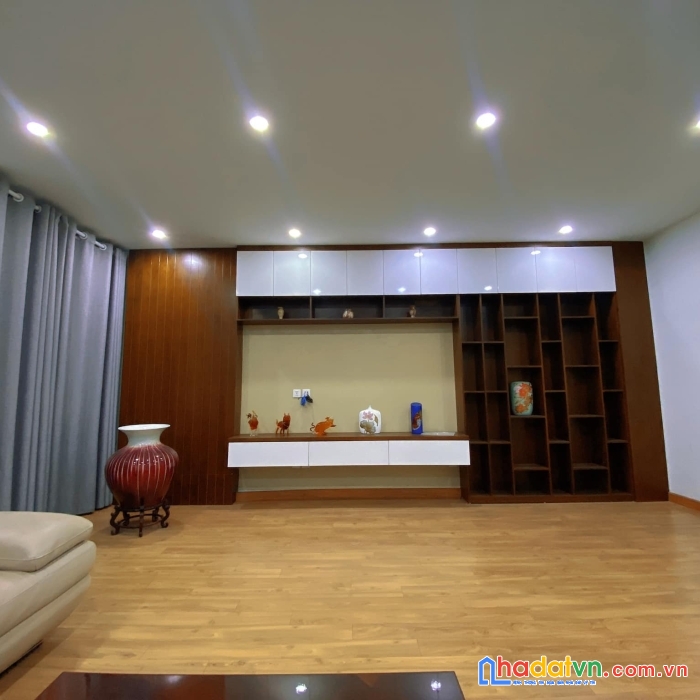 Bán nhà phố hoàng cầu, đống đa 68m, 7 tầng, mt 6m. giá: 21.5 tỷ