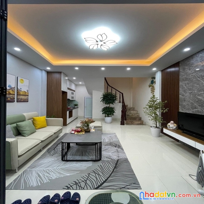 Bán nhà dịch vọng hậu - cầu giấy diện tích 38m2 xây 5 tầng, mặt tiền 4m giá 4.35 tỷ