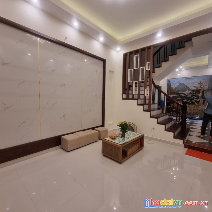 Hiếm! trung kính nhà đẹp 60m 5t. mt4.2m. p.lô, ô tô tránh, 20m ratrung kính. chỉ 12.6 tỷ.