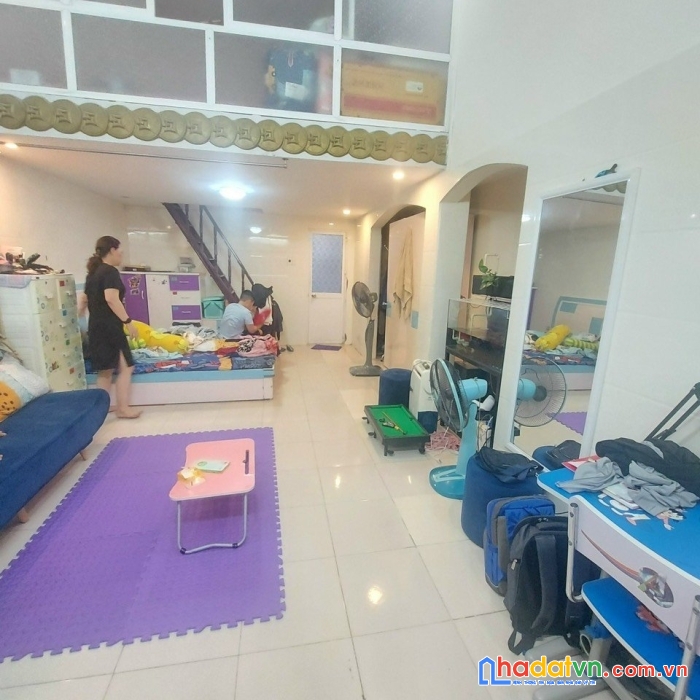 Bán căn 2 tầng đông khê ngõ nông thẳng tắp rộng rãi dễ đi