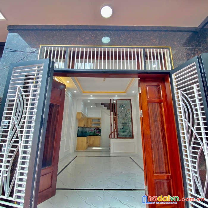 Bán nhà đẹp lai xá 2,75 tỷ dt 32m2 x 5 tầng x 3 ngủ đủ công năng ô tô đõ cổng, cách nhổn 500 m