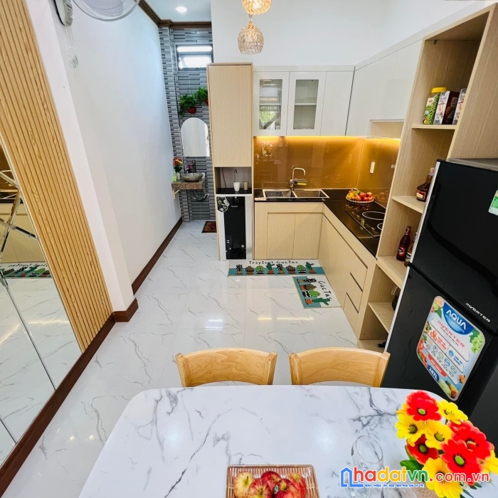 Nhà hxh võ văn tần, quận 3, gần mặt tiền, cho thuê 45 triệu/ tháng