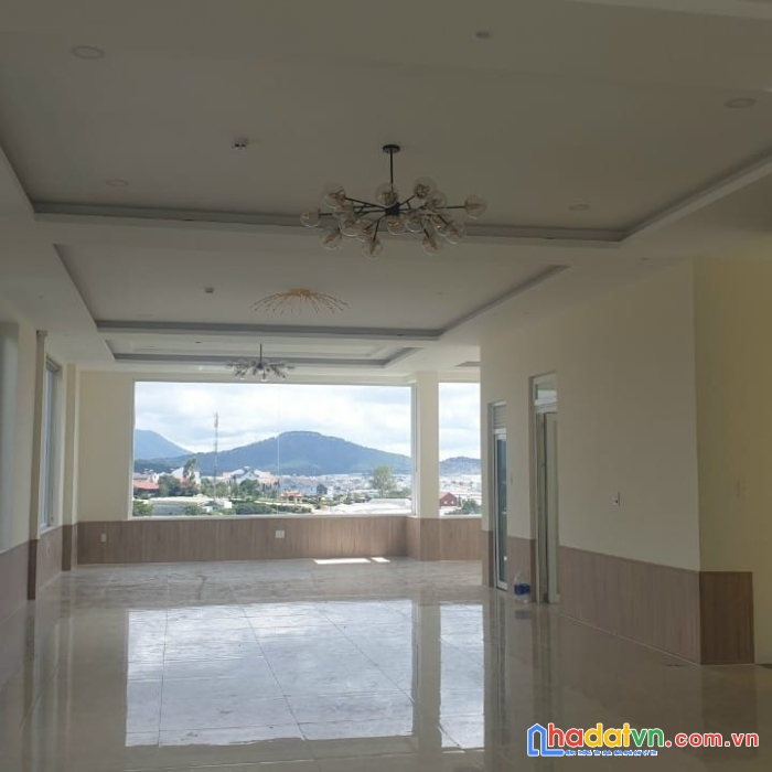 Cần bán gấp biệt thự vừa mới hoàn thiện ngay mặt tiền đường trịnh hoài đức, đà lạt 31.5 tỷ