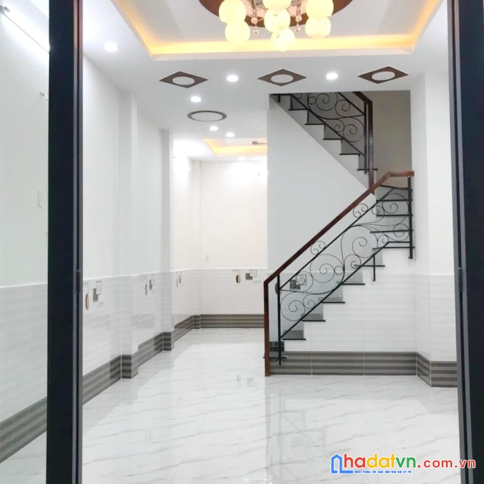 Nhà mới 4 tầng hẻm 137 âu dương lân 4x10m p2 q8 giá 5.9 tỷ