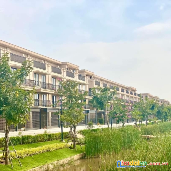 Cần bán gấp căn shophouse 1 trệt 3 lầu lấy tiền chữa bệnh người thân