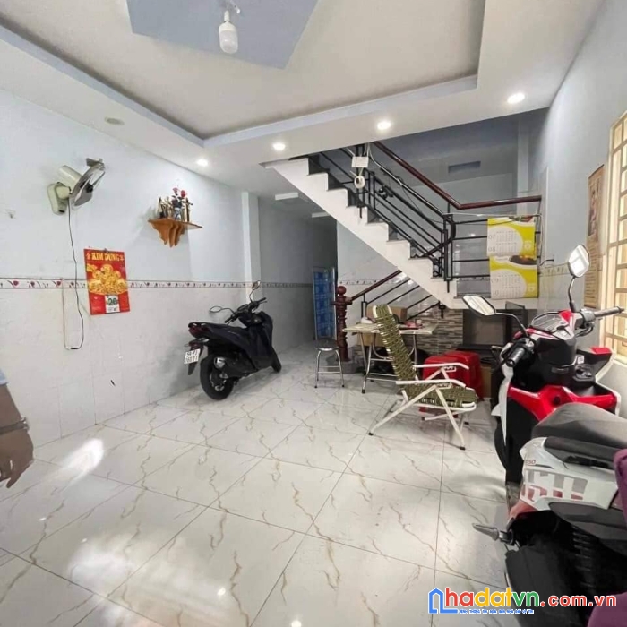 Hxh nguyễn văn quá 65m2 sát mặt tiền, ngay chợ cây sộp