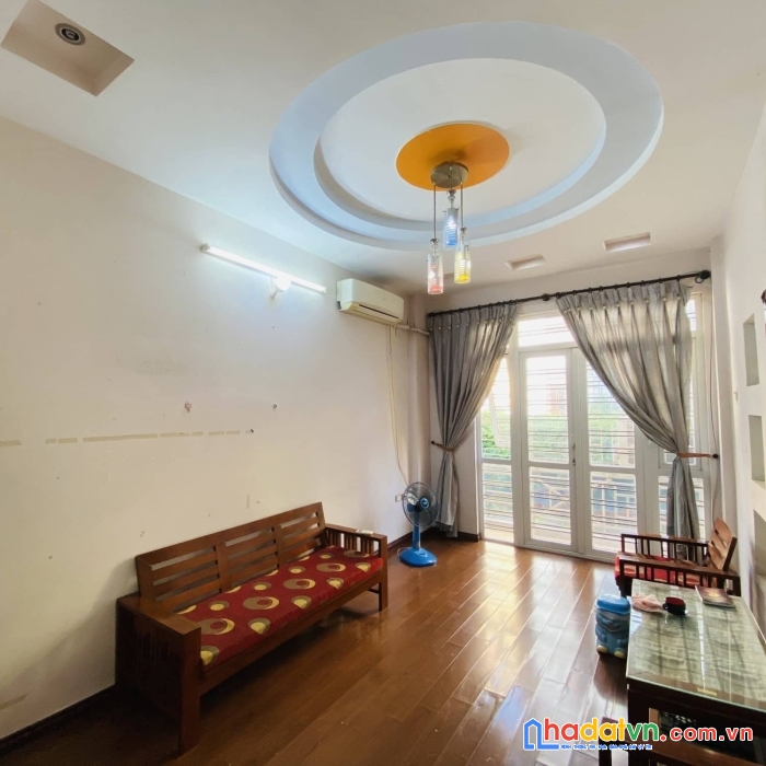 Bán nhà phố hoàng văn thái 50m2, 5 tầng, phân lô ô tô, ở, kd, 6.5 tỷ