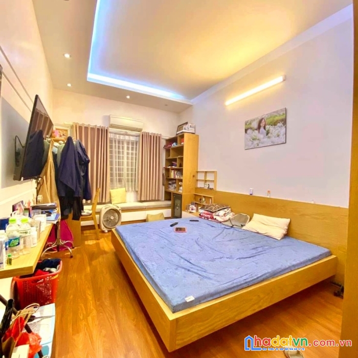 Chủ nhà cần bán nhà phố giáp bát: 35m2*5 tầng, 4 ngủ, mt 4,3m. hơn 3 tỷ
