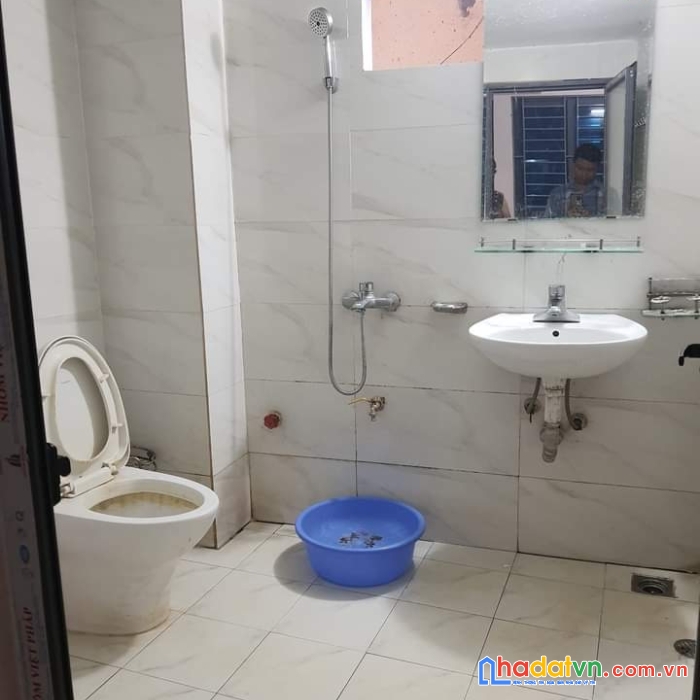 Bắc từ liêm nhà đẹp mới xây,5 tầng nhỉnh 2 tỷ,ngõ nông rộng,chỉ việc xách vali về ở luôn