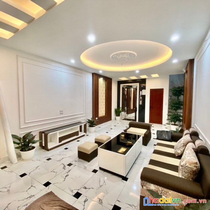Bán nhà phố trương định: 44m2, 4 tầng, 3 ngủ, mt 3.9m, ô tô đỗ trước mặt, 3.9 tỷ