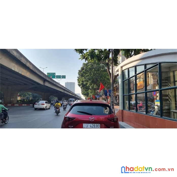 Bán gấp nhà mp khuất duy tiến, thanh xuân, 130m, 3 tầng, mt5 m, kd đỉnh, giá 37 tỷ
