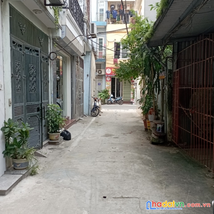 Bán gấp nhà ngõ quang trung, oto đỗ cửa, ngay cạnh trường cấp 3 quang trung, dt 30m2, 5 tầng, 4.79