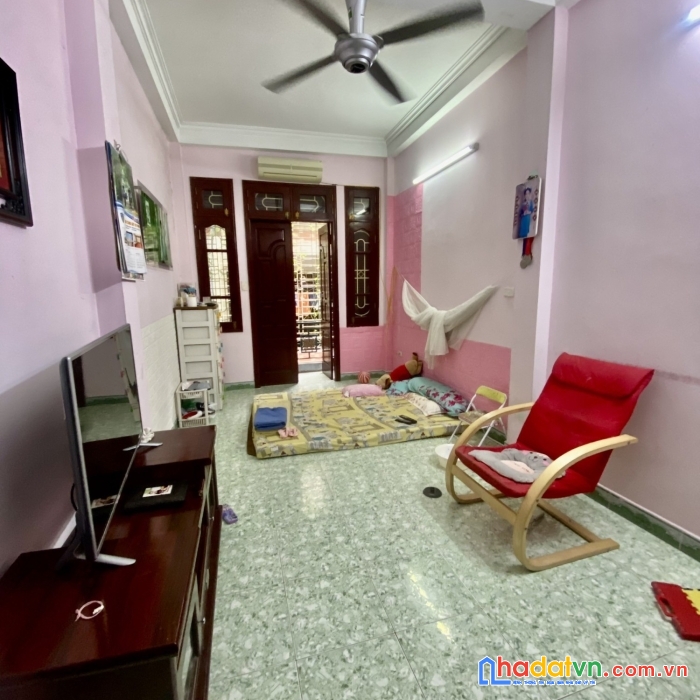 Chỉ 1 nhà ra phố mai anh tuấn 50m2*4 tâng mt 3,3m chỉ 8,3 tỷ kd ôtô.