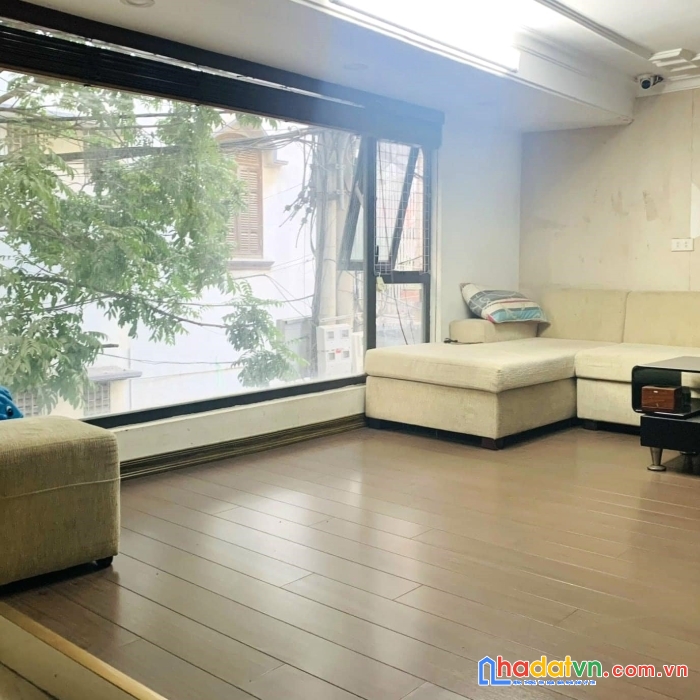 Bán nhà phố hào nam: 45m2, mt 4m, 5 tầng, 4 ngủ, có sân để xe riêng, ngõ trước mặt thông 3 ngả.