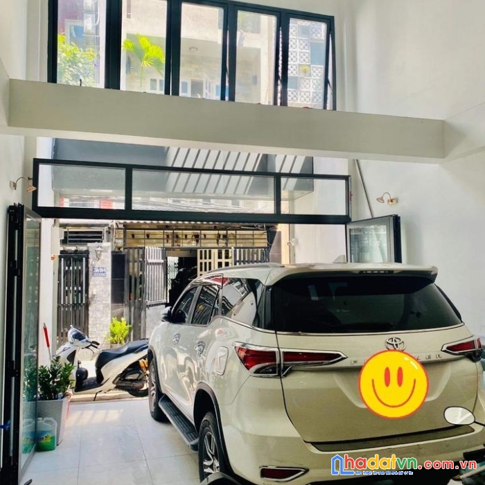 Xe hơi ngủ trong nhà xvnt p25 bình thạnh - vị trí cực đẹp, sát nguyễn gia trí , cách công viên tầm