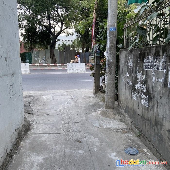 Bán đất tặng nhà trung tâm nha trang giá chỉ 20tr/m2, sẵn 3pn, 2wc rộng hẳn 108,8m2