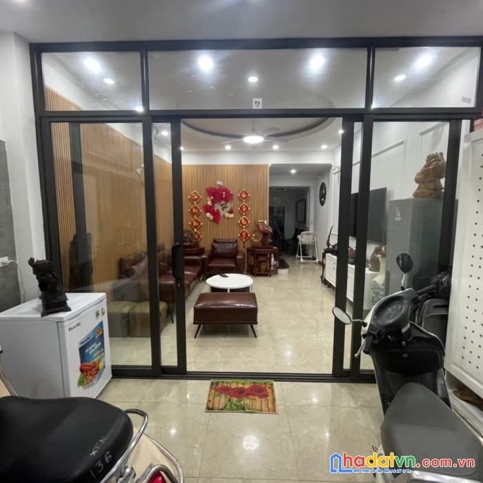 Bán nhà phố khương đình - gần phố - nhà đẹp ngõ rộng thông - 58m x 5t mt 4,5m giá chỉ 6,8 tỷ