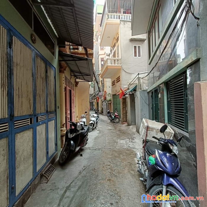 Bán nhà gần ngã tư sở, trường chinh, đống đa 43m2 ngõ thông,  lô góc, kinh doanh.