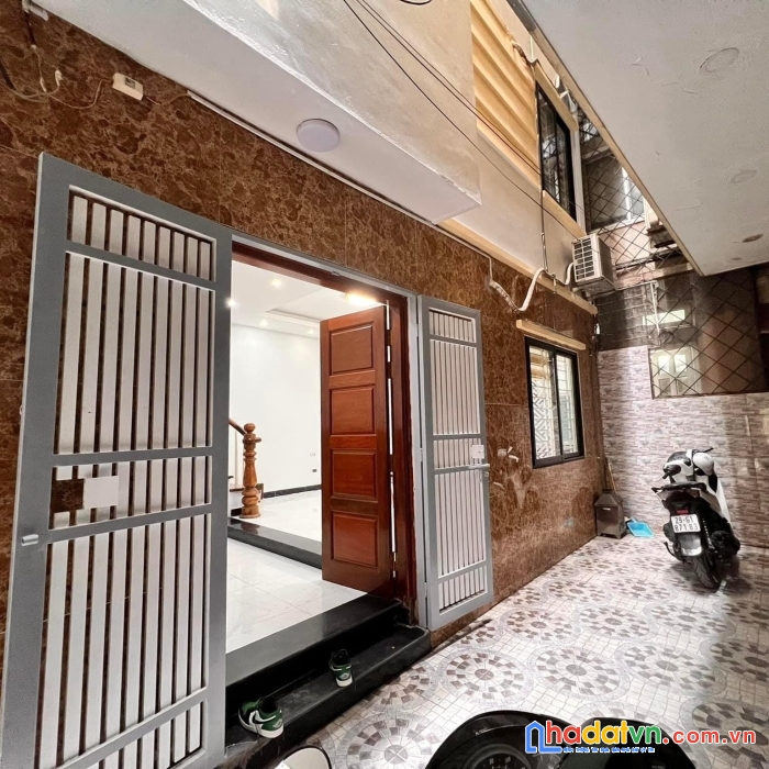 Bán nhà phố thái hà, 30m2* 5 tầng, lô góc, ngõ thoáng, nhà đẹp long lanh, nhỉnh 5 tỷ.