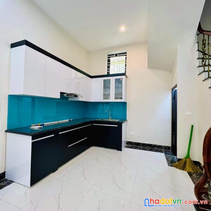 Bán nhà minh khai, hai bà trưng, ô tô đỗ gần, nhà đẹp ở luôn, tặng nội thất. 56m x 4.95 tỷ. lh