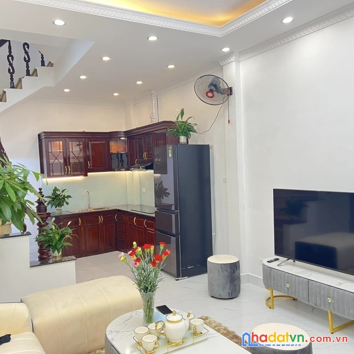 Siêu phẩm tân mai – nguyễn chính - ngõ rộng hơn 4m - ô tô đỗ cửa - nhà về ở luôn