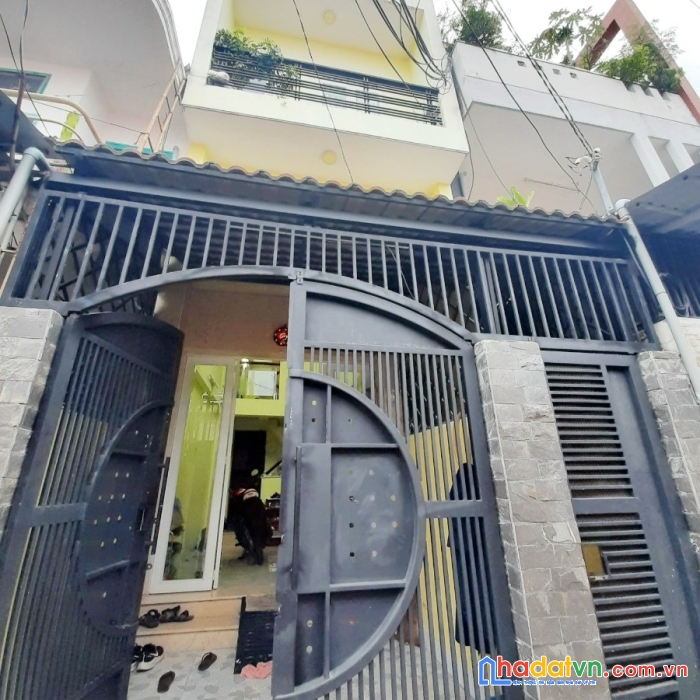 Nhà bán nở hậu hẻm 2737 phạm thế hiển p7q8. trệt,lửng,2 lầu. giá 5 tỷ tl