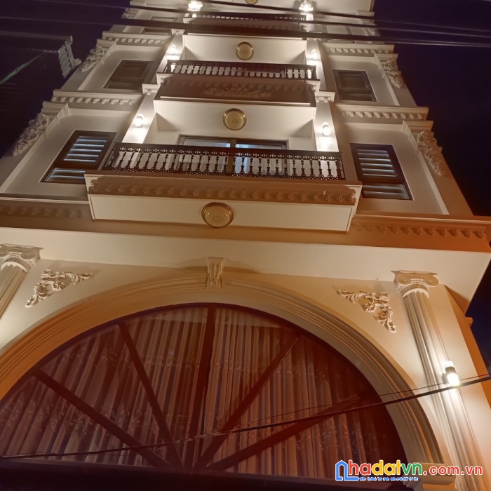 Bán nhà sài đồng, 6.8 tỷ, 48m2, lô góc, 6 tầng thang máy, gara