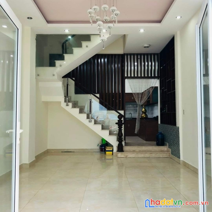Nhà mới - 5 tầng - vài bước ra tuyến metro - hxh trung tâm quận 3