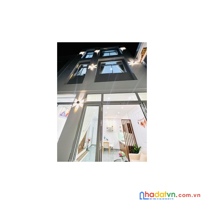 Chính chủ gởi chào bán nhà 3tầng 3 mê full toàn bộ nội thất , nhà cách đường đinh tiên hoàng đúng