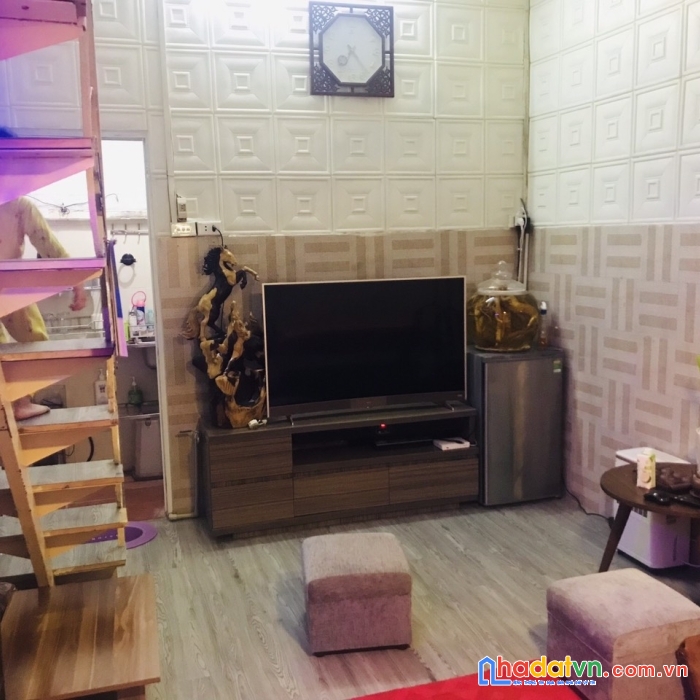Chính chủ bán nhà đội cấn 28m 3t 4mmt gần phố oto kinh doanh giá nhỉnh 2 tỷ lh 0799198898